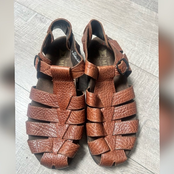 Mephisto Sam Fisherman Sandals Men’s Tan
Leather in DESERT NEW $319 Size 8 - Picture 7 of 7